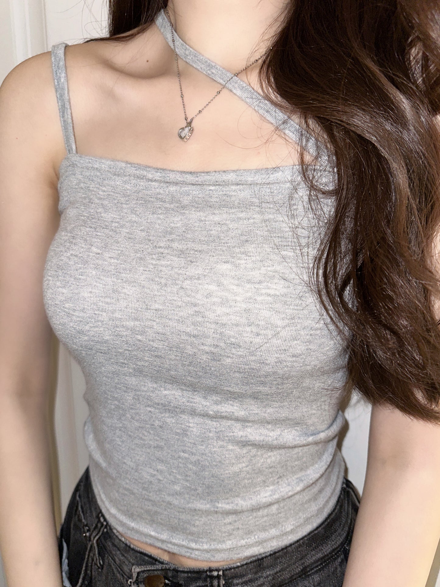 【 現貨售完即止 】斜肩不規則平領吊帶Tank Top