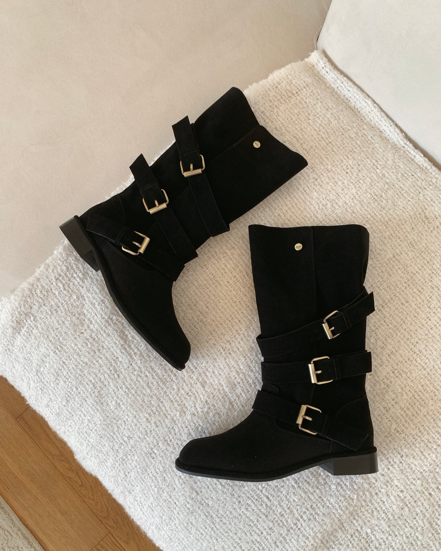 【2 ways可反笠| 零秒提升穿搭感】冬日感復古金扣中筒麂皮長靴