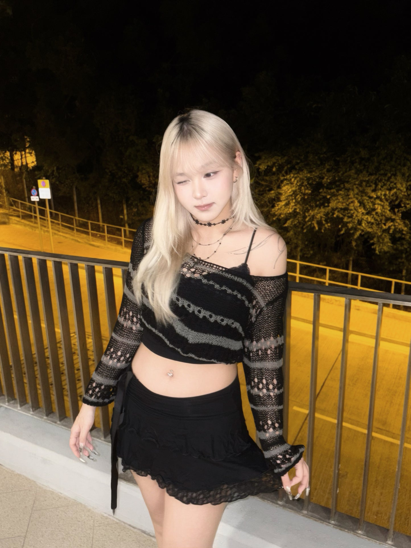 【夏日顯瘦必備】Slience Sexy 破洞間條針織罩衫