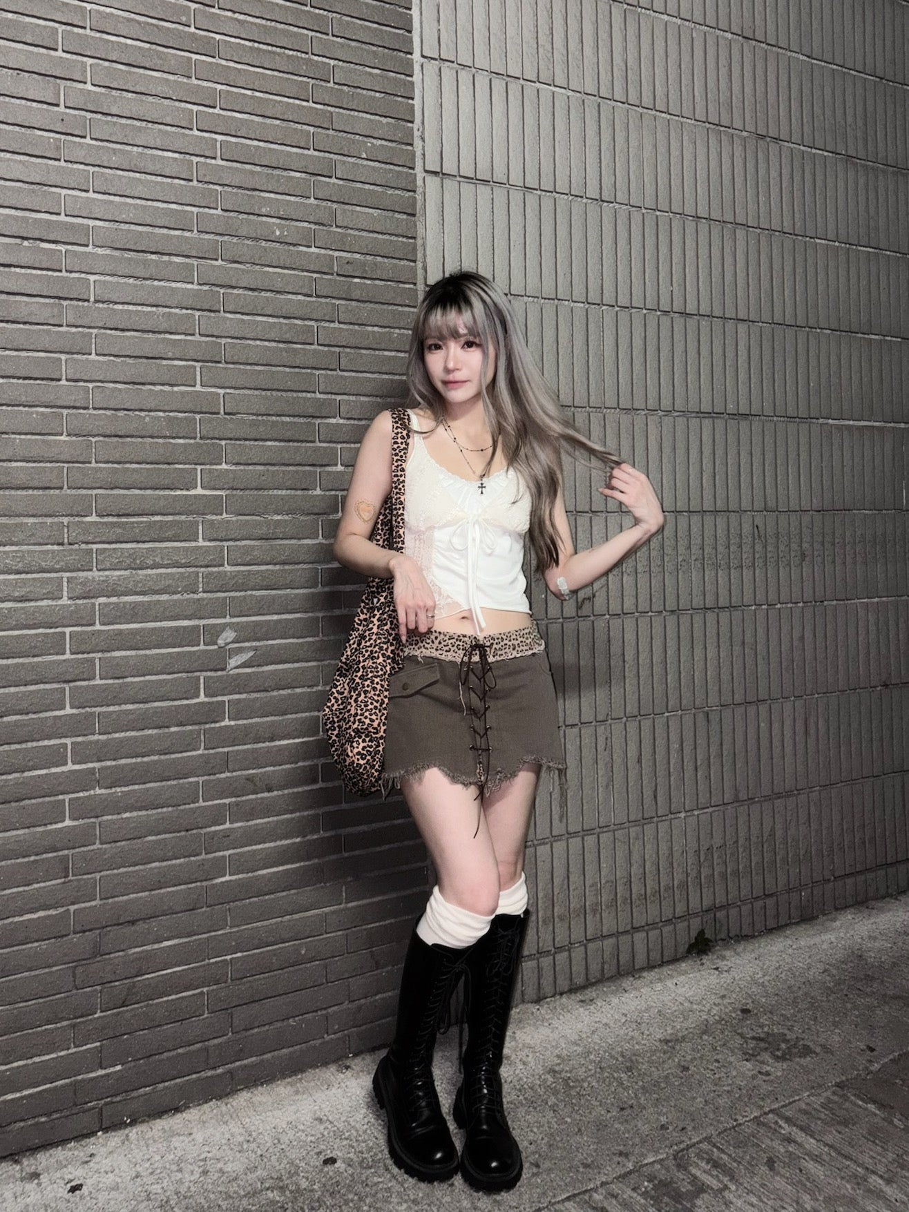 【豹紋穿搭入門級】Wild Cat破爛感豹紋交叉綁帶Mini Skirt