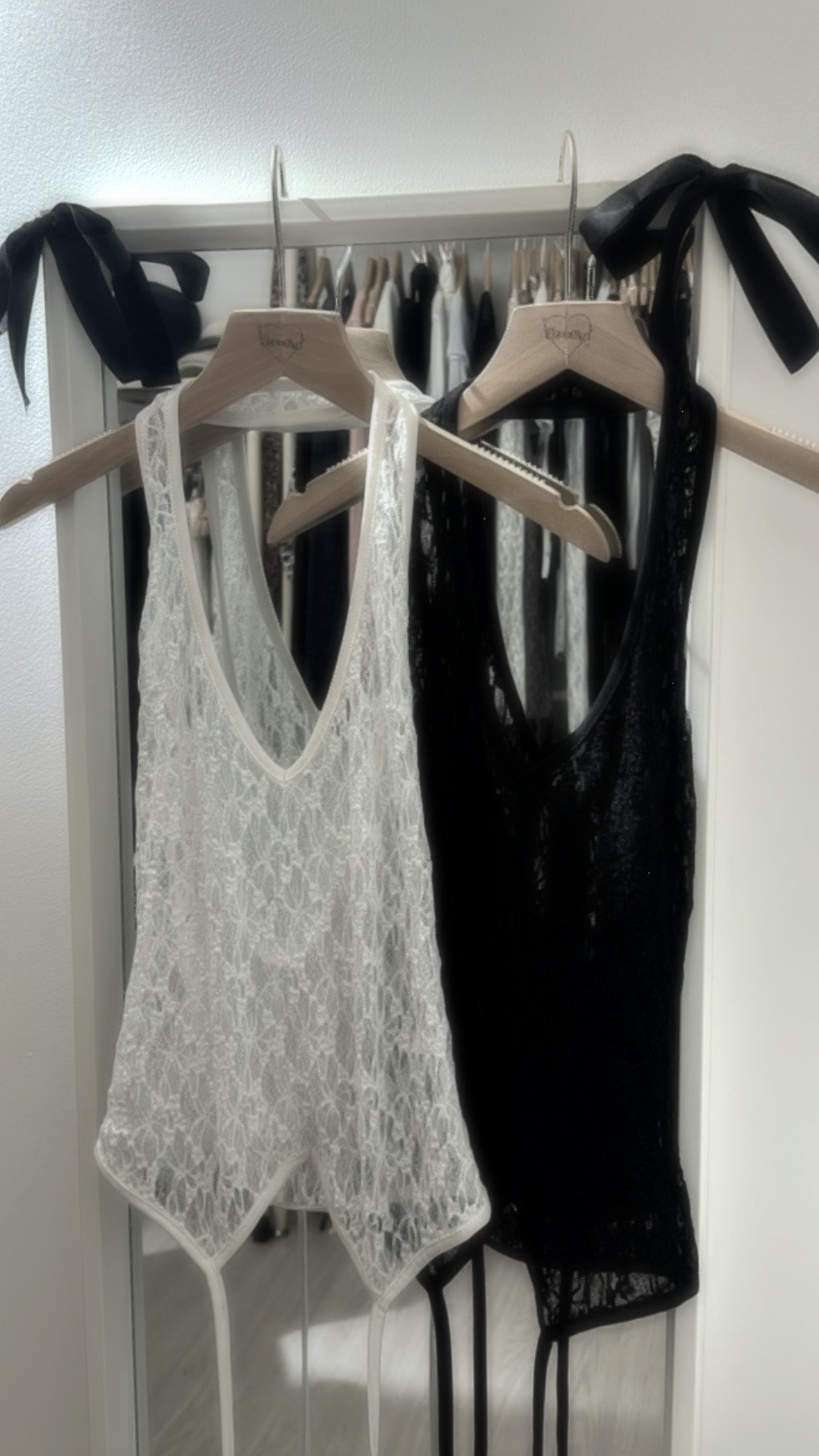 【韓式疊穿必備】Melting Lace Halter Top