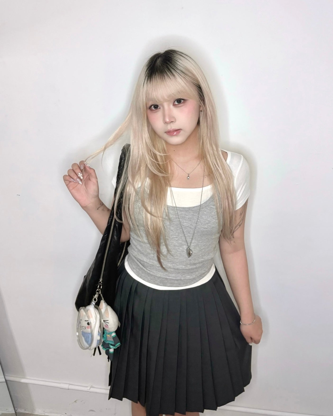 【Lovelist OOTD ♡ 指定配搭Set Price -$50】Monotone 2件套T-Shirt x Endless Endless中長免燙垂墜百褶西裝裙 $428（原價$478）