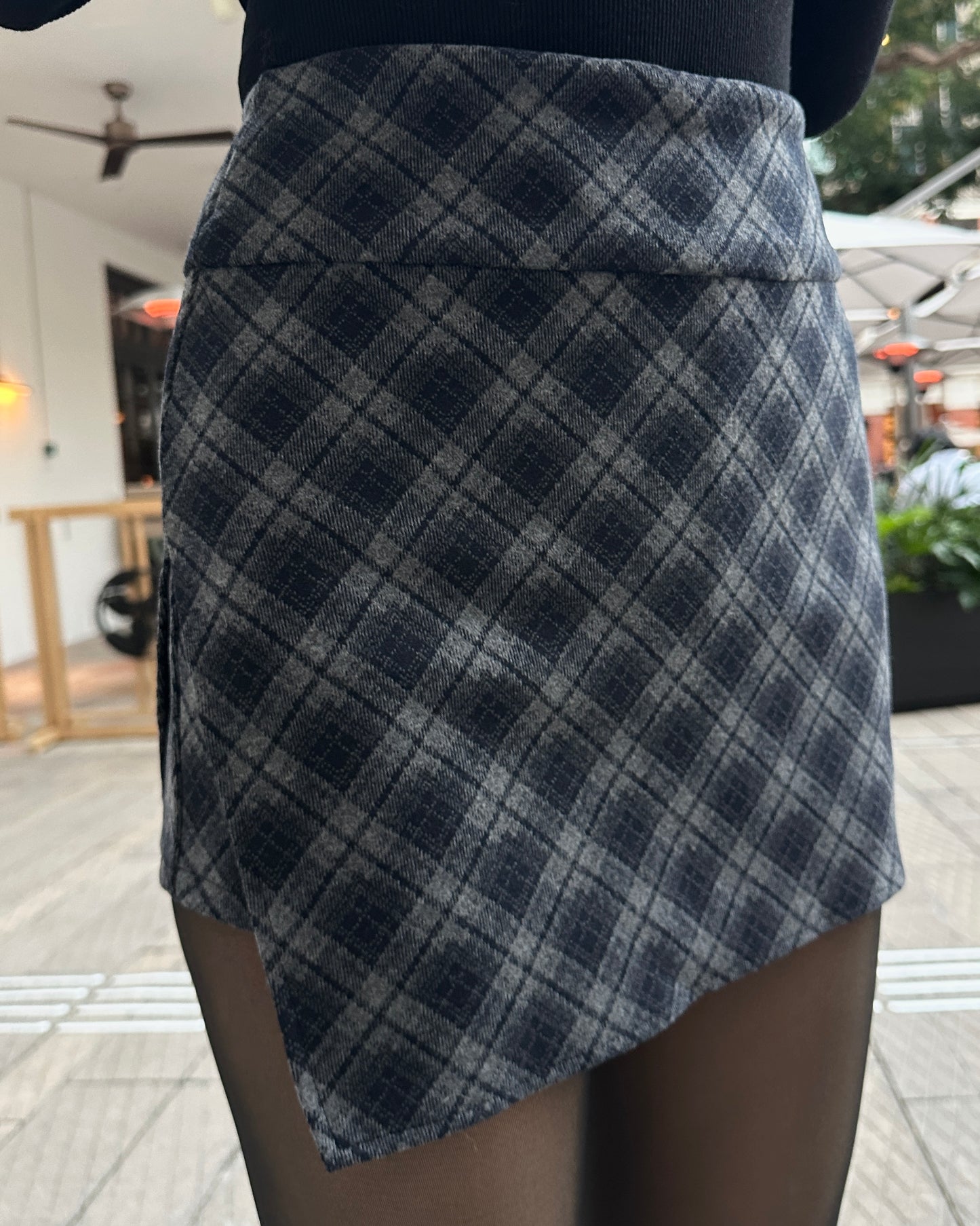 【冬日Daily穿搭必入⛄】Muted Navy 格仔毛呢高腰側開衩短裙褲