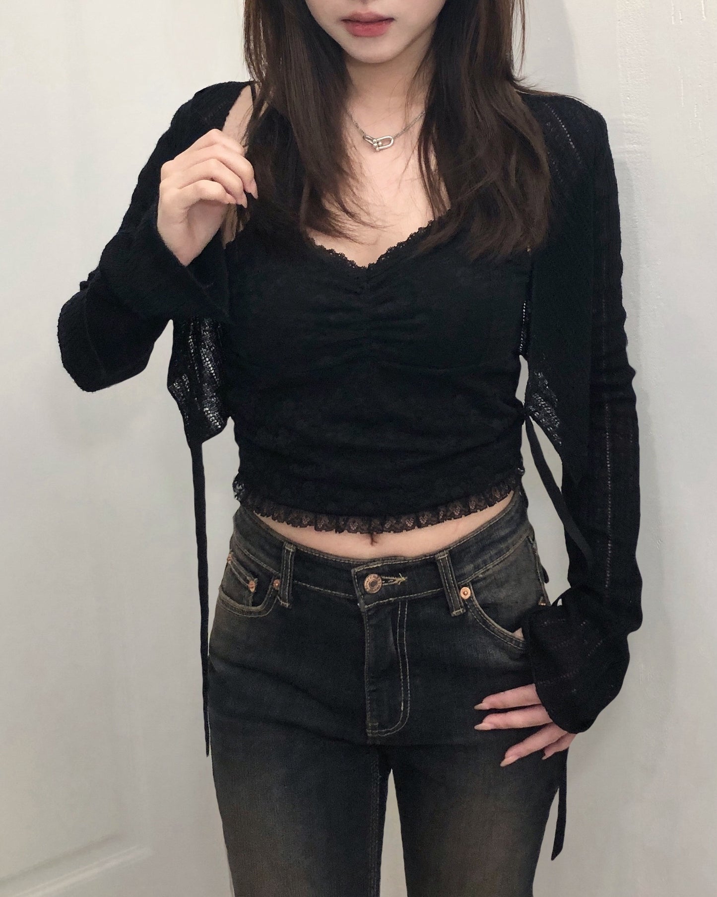 【Daily百搭必備｜ 多層次必入內搭】Dollcore 純慾蕾絲捲邊V領吊帶美胸Bra Top