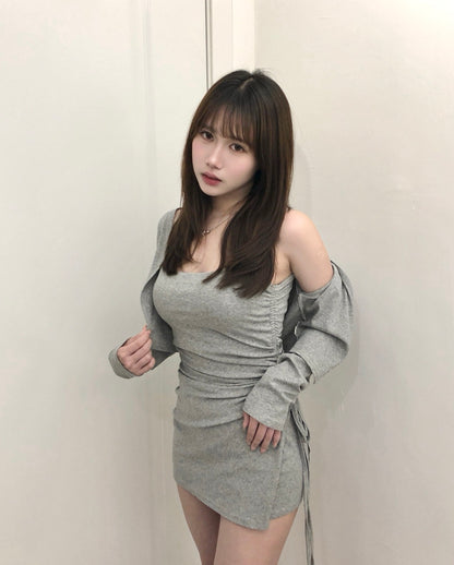 【韓式小性感｜ 顯超長腿比例＋開衩修腰束繩】Svelte Girl吊帶不規則開衩連胸墊上衣+短版排鈕小外套+安全短褲 3件套裝