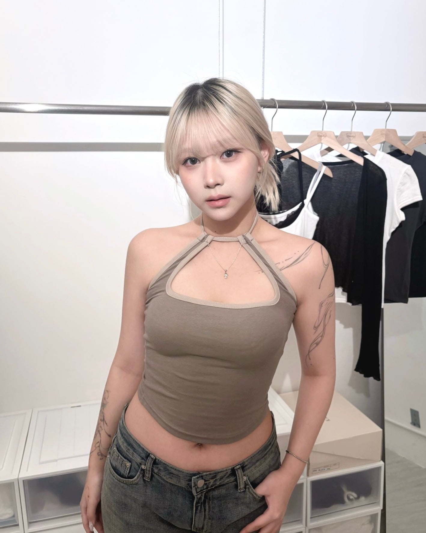 【極顯身材小性感｜3 Ways 綁法】Untamed Girl 純慾拼色修腰繞頸綁帶背心