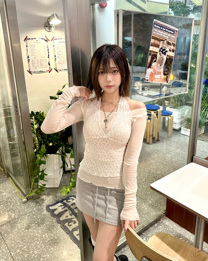 【溫柔氣質女友感｜ 日常約會2件套】Fig Blossom 拼色蕾絲掛脖背心＋裸膚針織捲邊長袖Top