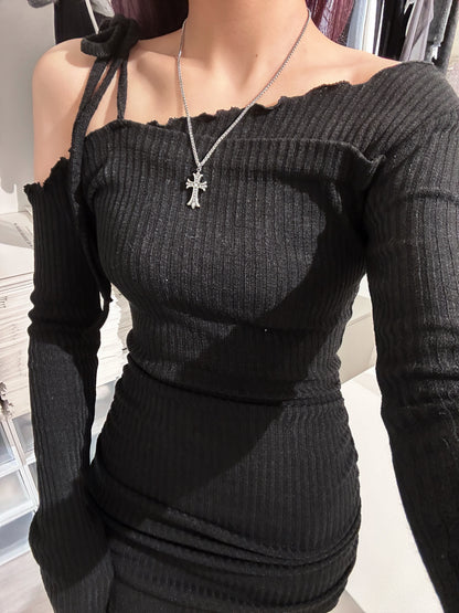 【Dating穿搭首選🖤】Noir de noir小性感單肩跌膊綁帶蝴蝶結針織OPS