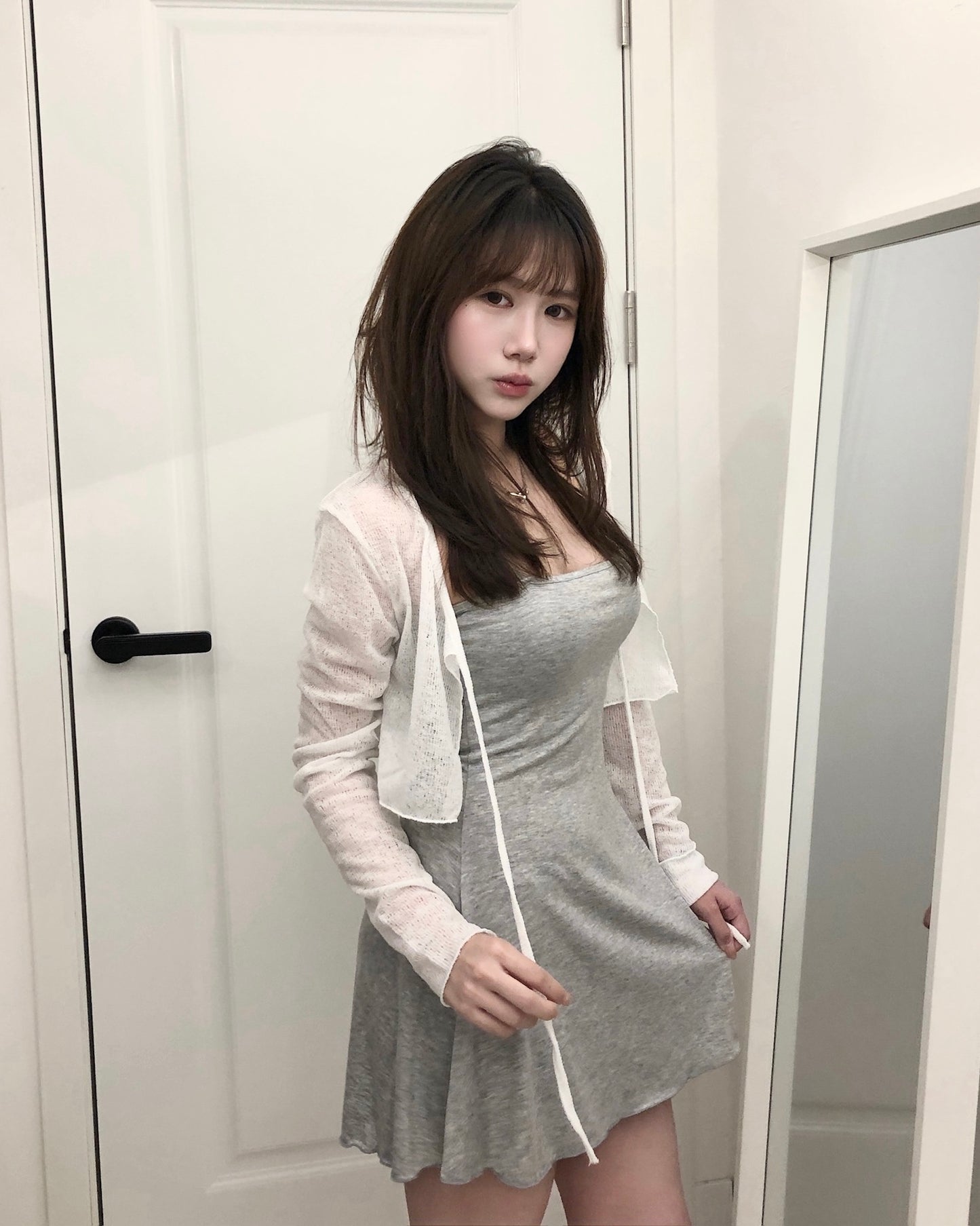 【韓式氣質女友約會感｜ 極顯纖細S腰線】Hourglass Firgure 透膚小外套+吊帶平領彈性OPS 2件套裝