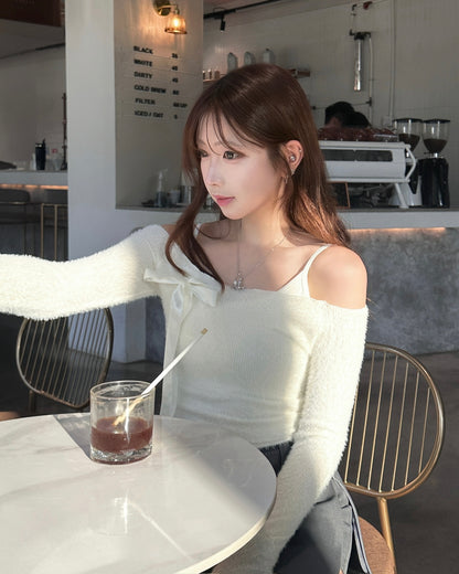 【情人節約會必選💗女友感滿分】Melting Heart 芭蕾舞風絲帶蝴蝶結滑滑絨毛一字肩Top