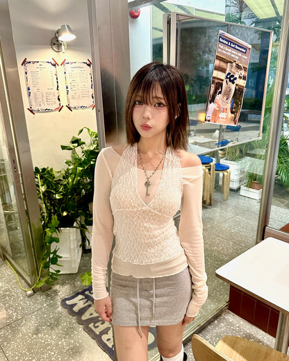 【溫柔氣質女友感｜ 日常約會2件套】Fig Blossom 拼色蕾絲掛脖背心＋裸膚針織捲邊長袖Top