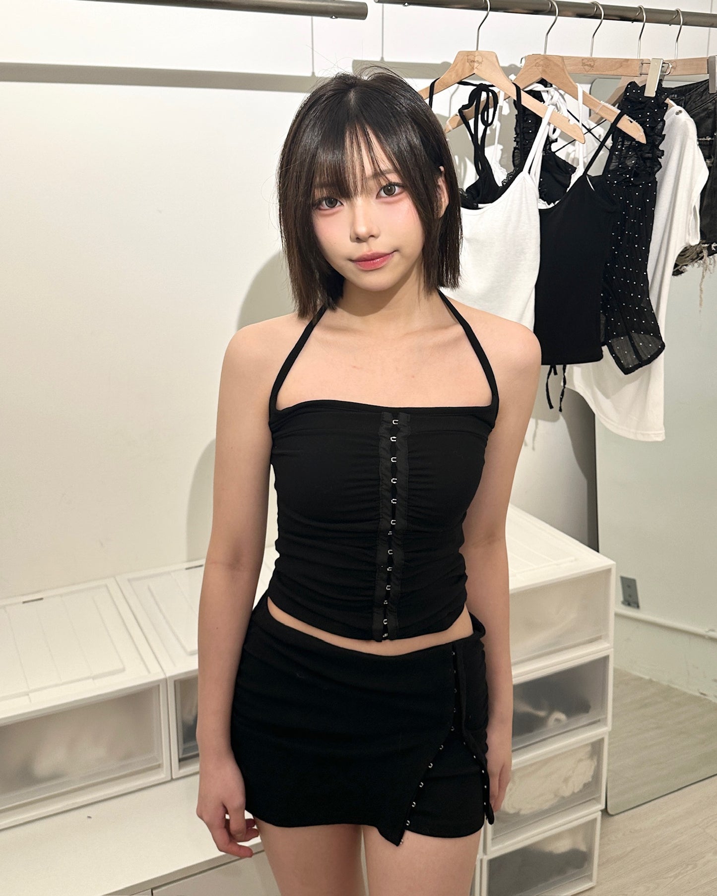 【高智感極簡風｜ 塑身Slim-Cut剪裁】 Restrained 側開叉排鈎皺褶雙層包臀裙褲