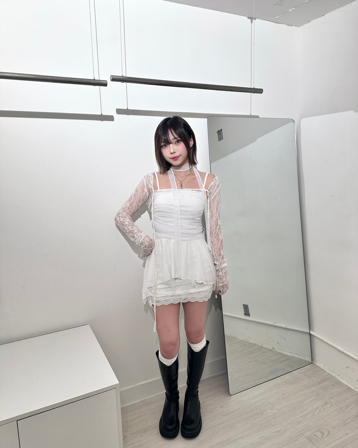 【自帶仙氣柔光濾鏡｜ 浪漫約會必備】Twinkle Fairy 網紗不規則層次高腰幼肩吊帶＋透紗頸巾Set