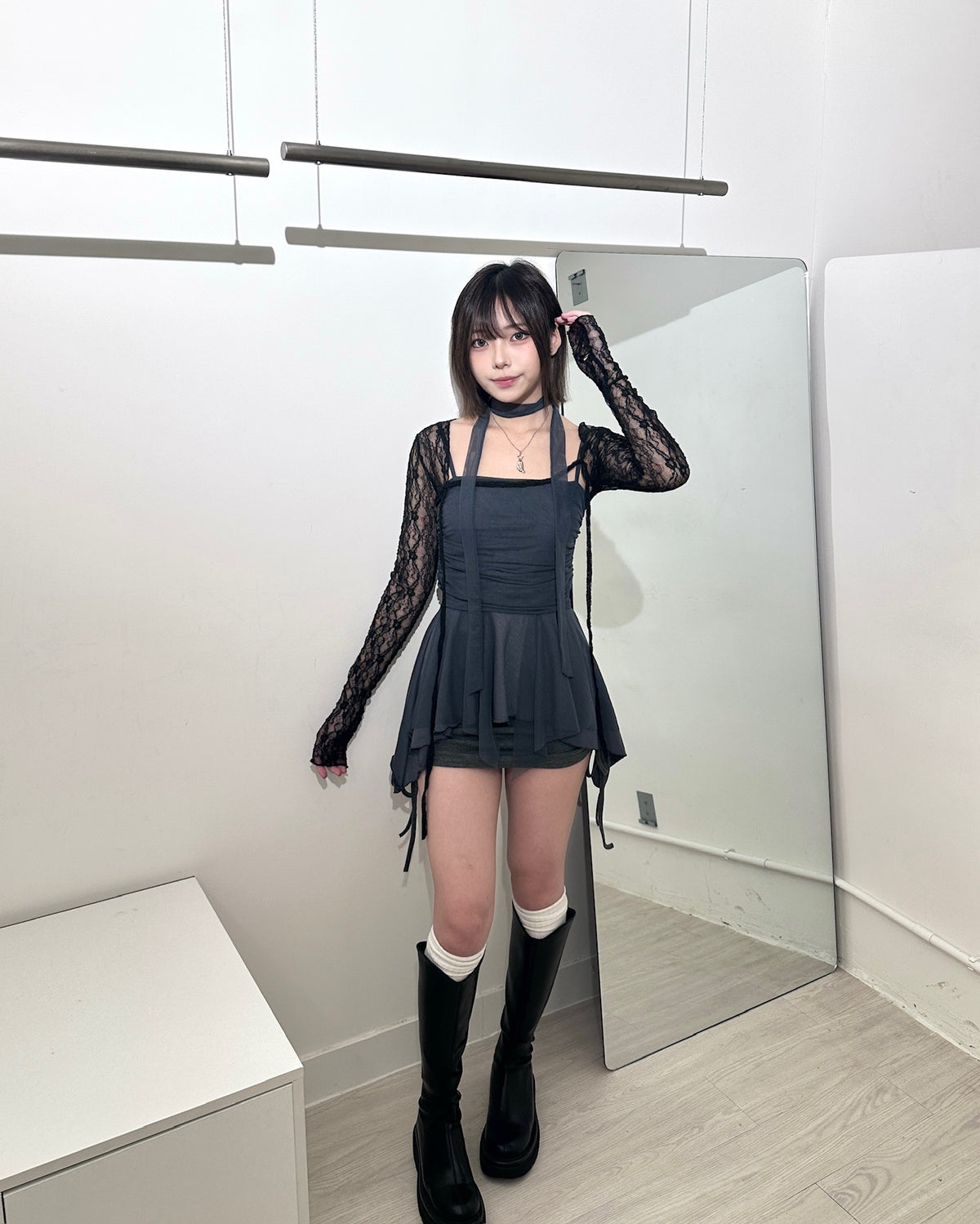 【自帶仙氣柔光濾鏡｜ 浪漫約會必備】Twinkle Fairy 網紗不規則層次高腰幼肩吊帶＋透紗頸巾Set