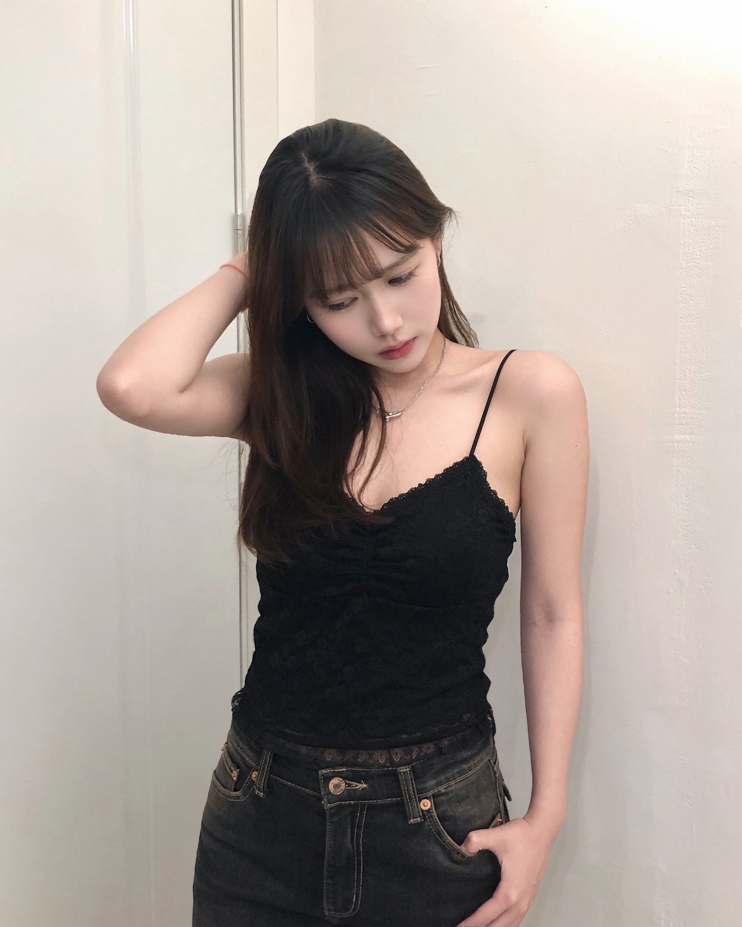 【Daily百搭必備｜ 多層次必入內搭】Dollcore 純慾蕾絲捲邊V領吊帶美胸Bra Top