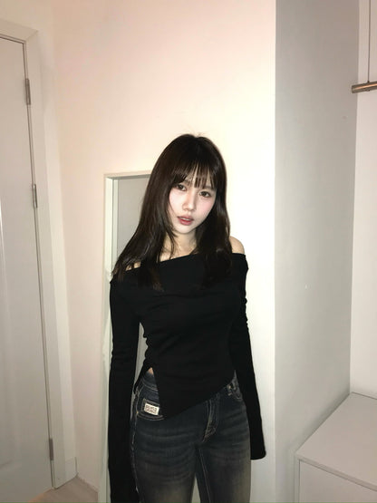 【早春約會必備 ♡ 韓系溫柔百搭款】Dusty Mood 柔軟修腰側開叉一字肩喇叭袖Top
