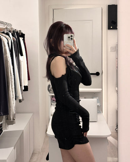 【Dating穿搭首選🖤】Noir de noir小性感單肩跌膊綁帶蝴蝶結針織OPS