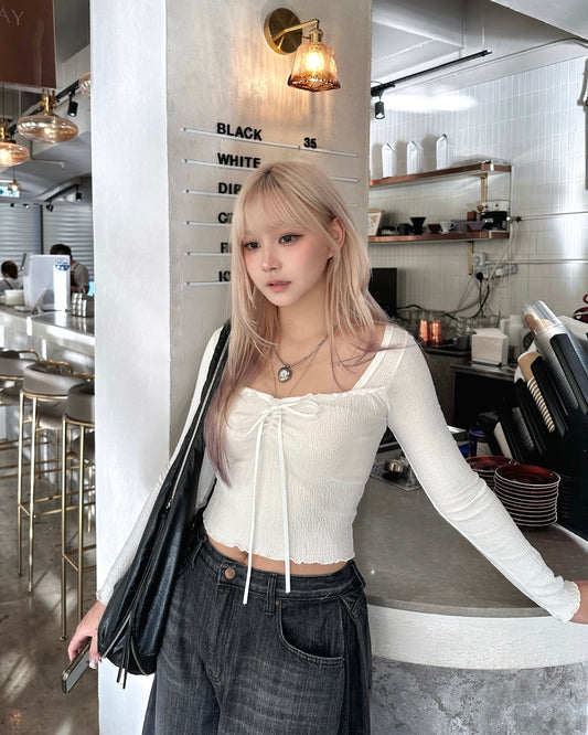 【Daily百搭款式】Genies輕浪漫氣質絲帶捲邊方領樹紋理長袖Top