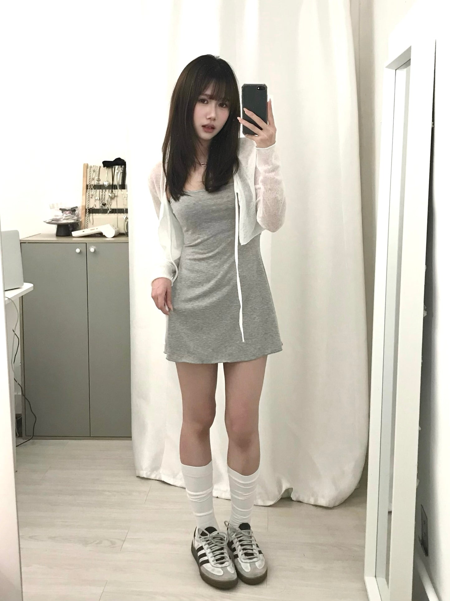 【韓式氣質女友約會感｜ 極顯纖細S腰線】Hourglass Firgure 透膚小外套+吊帶平領彈性OPS 2件套裝