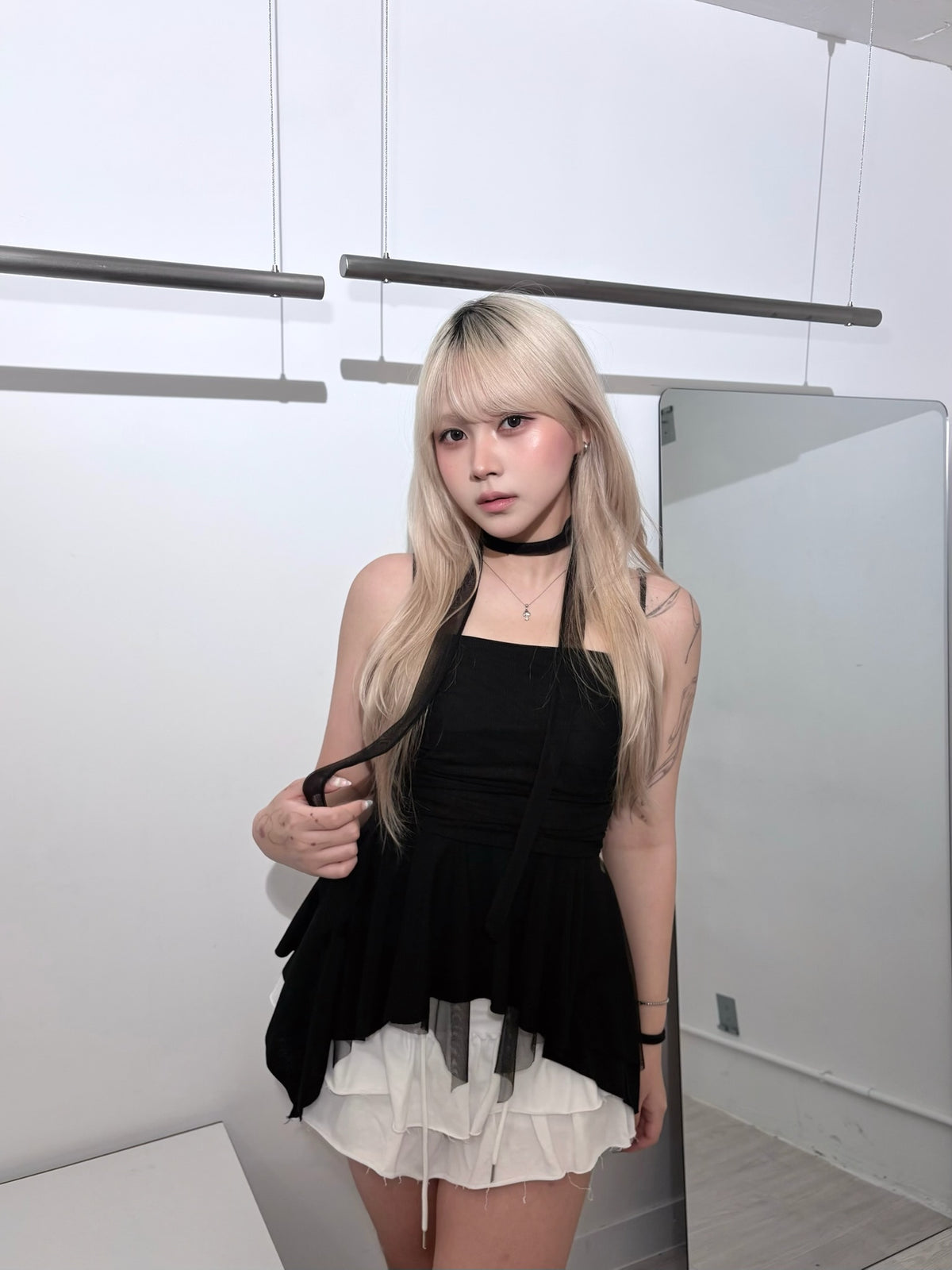 【自帶仙氣柔光濾鏡｜ 浪漫約會必備】Twinkle Fairy 網紗不規則層次高腰幼肩吊帶＋透紗頸巾Set