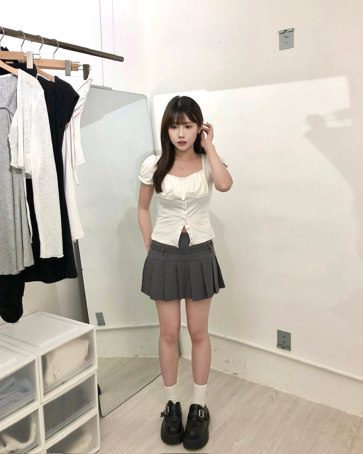 【顯腰線遮臀必入｜ 日常/上班/約會多場合百搭】Geek Chic 銀扣多層腰帶中腰西裝半百褶傘裙
