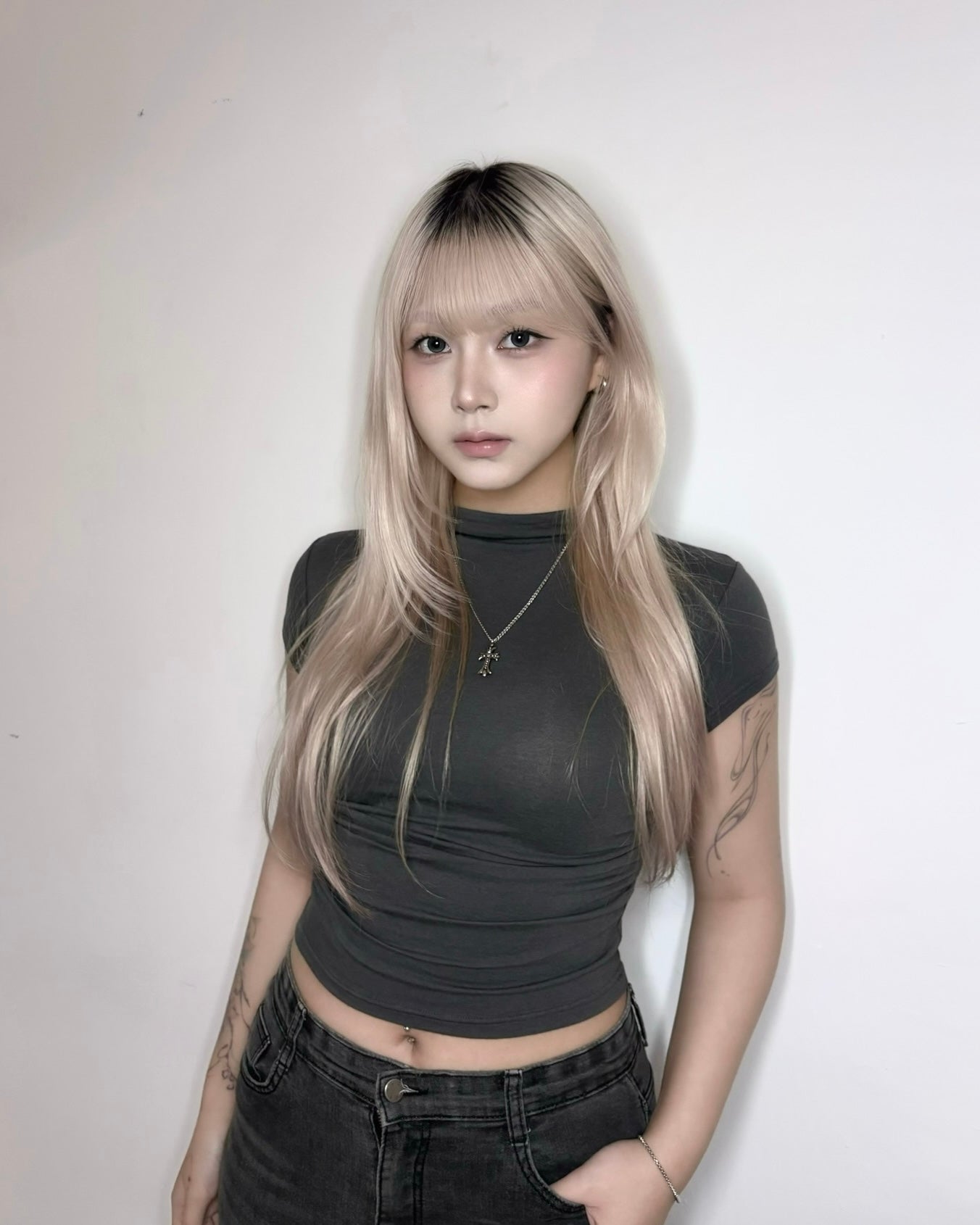 【上班/Gym/休閑多場合適用｜ 顯身材+極修腰腹】Indifferent Low Stand Collar 微企領皺褶短袖