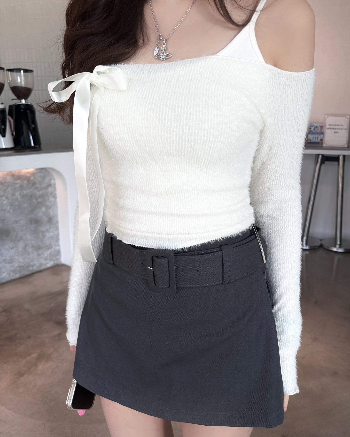 【情人節約會必選💗女友感滿分】Melting Heart 芭蕾舞風絲帶蝴蝶結滑滑絨毛一字肩Top