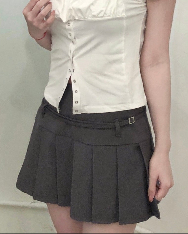 【顯腰線遮臀必入｜ 日常/上班/約會多場合百搭】Geek Chic 銀扣多層腰帶中腰西裝半百褶傘裙