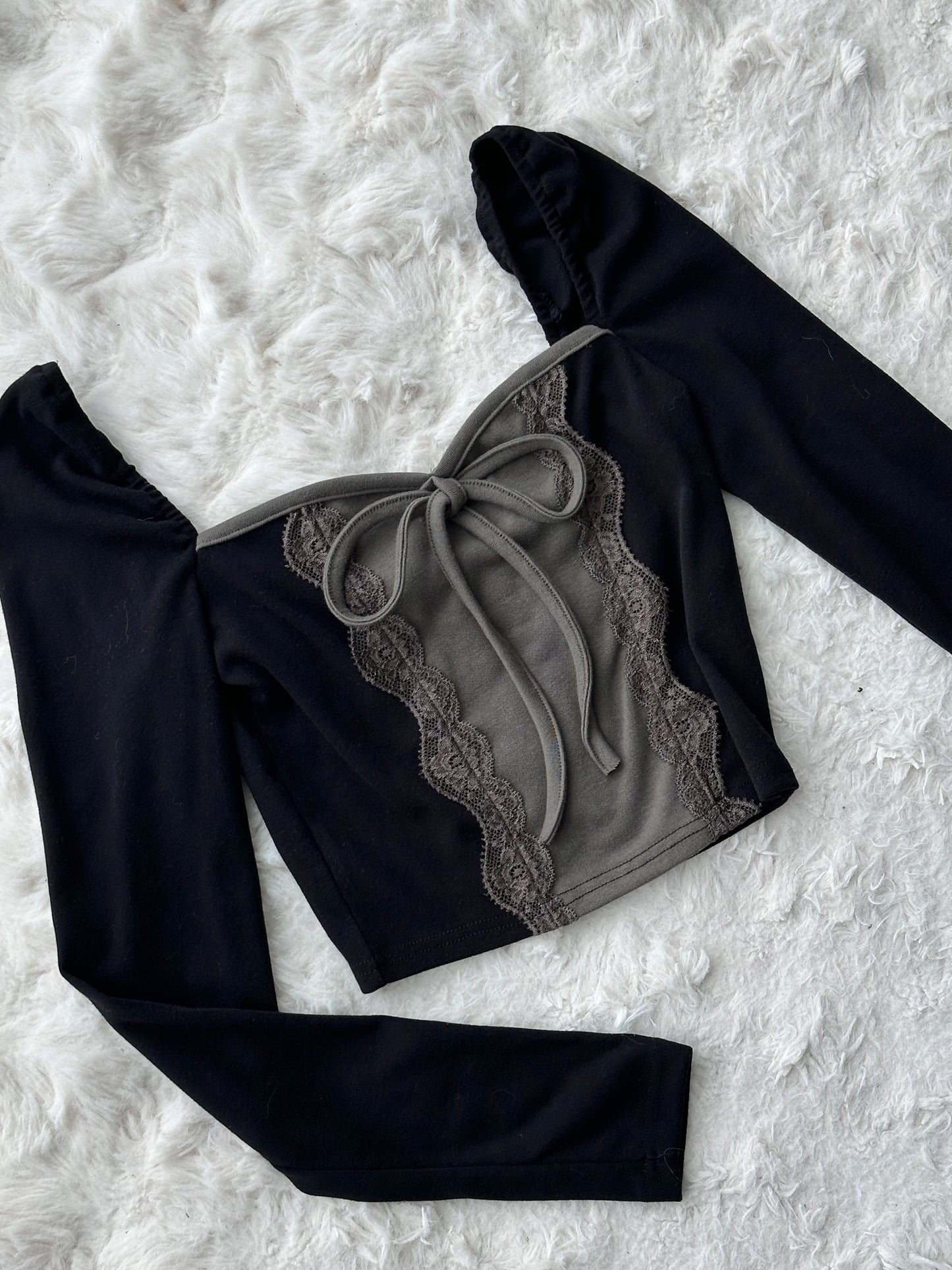 Classy Gothic Lace Fleece 2 ways Top