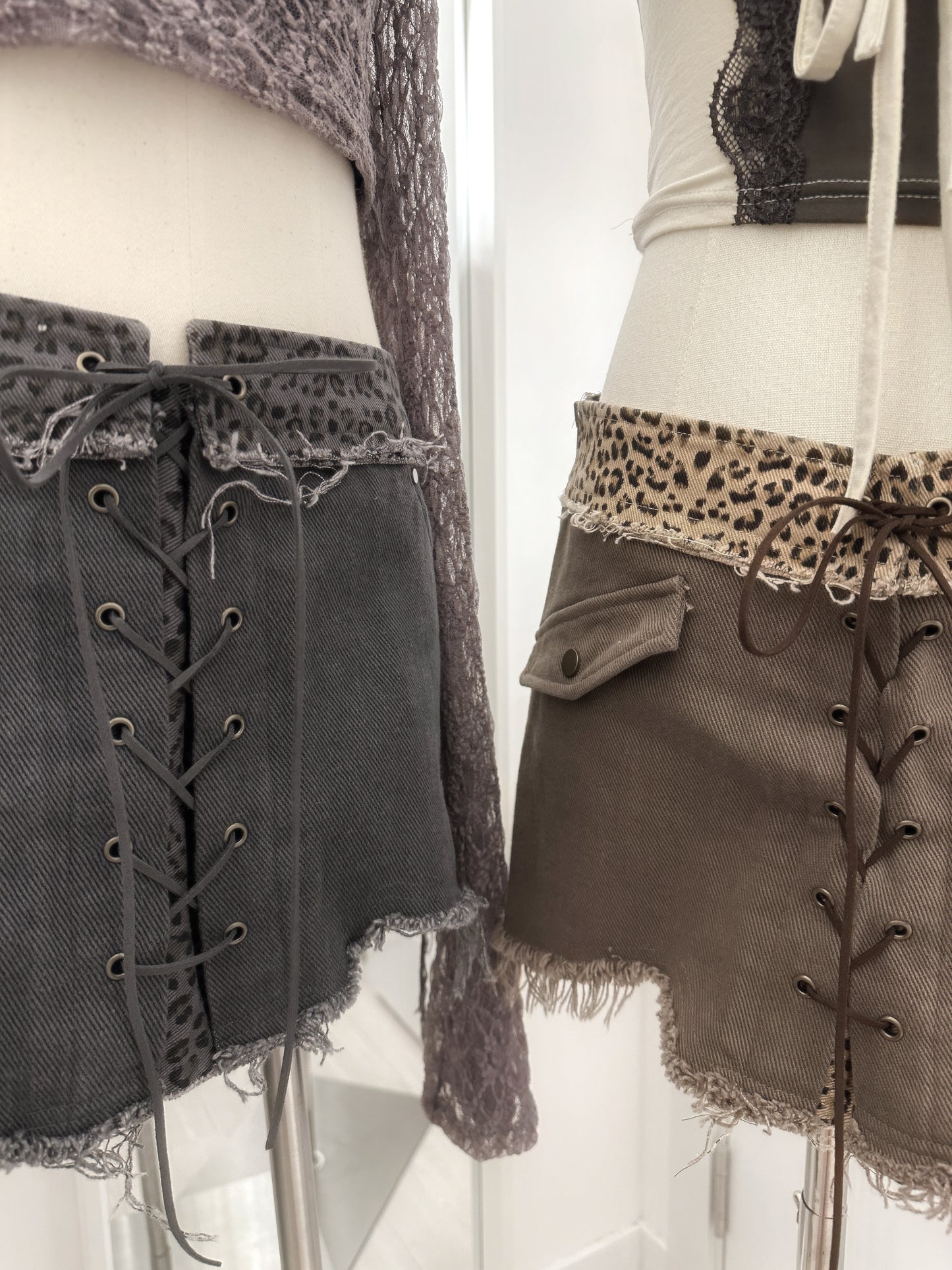 【豹紋穿搭入門級】Wild Cat破爛感豹紋交叉綁帶Mini Skirt
