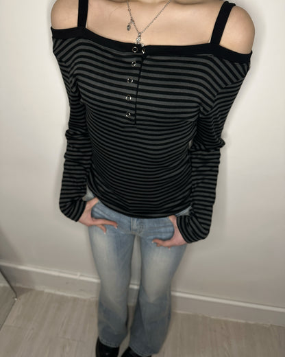 【韓系Monotone♪ 寬鬆百搭款】Mono間條軟身垂墜吊帶排鈕一字肩Top