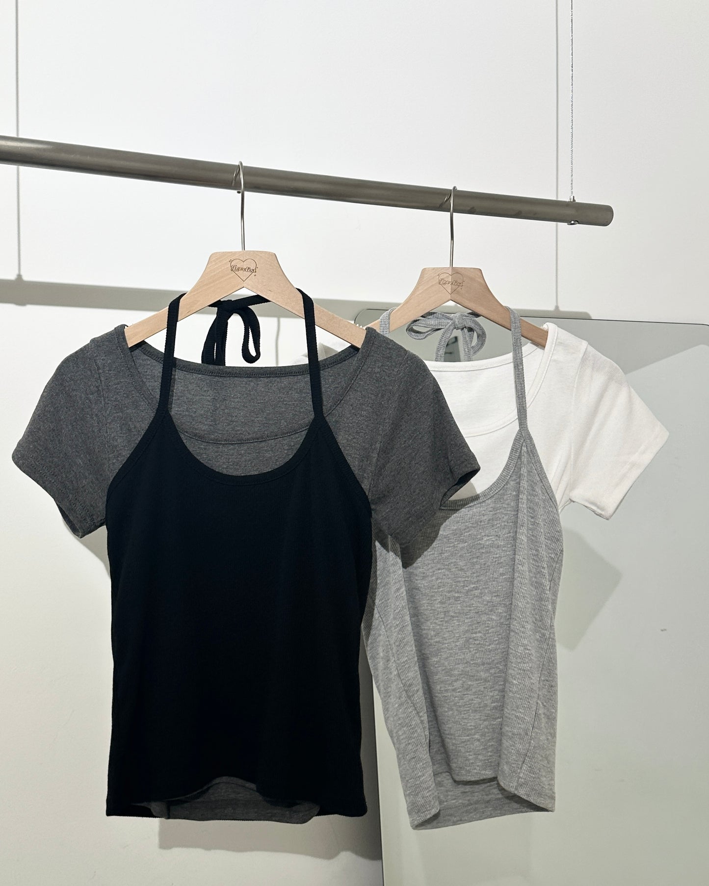 【韓系夏日疊穿CP值套裝｜ 日常Daily必入】Normcore 極簡掛脖背心 x 棉質 T-Shirt 2件套