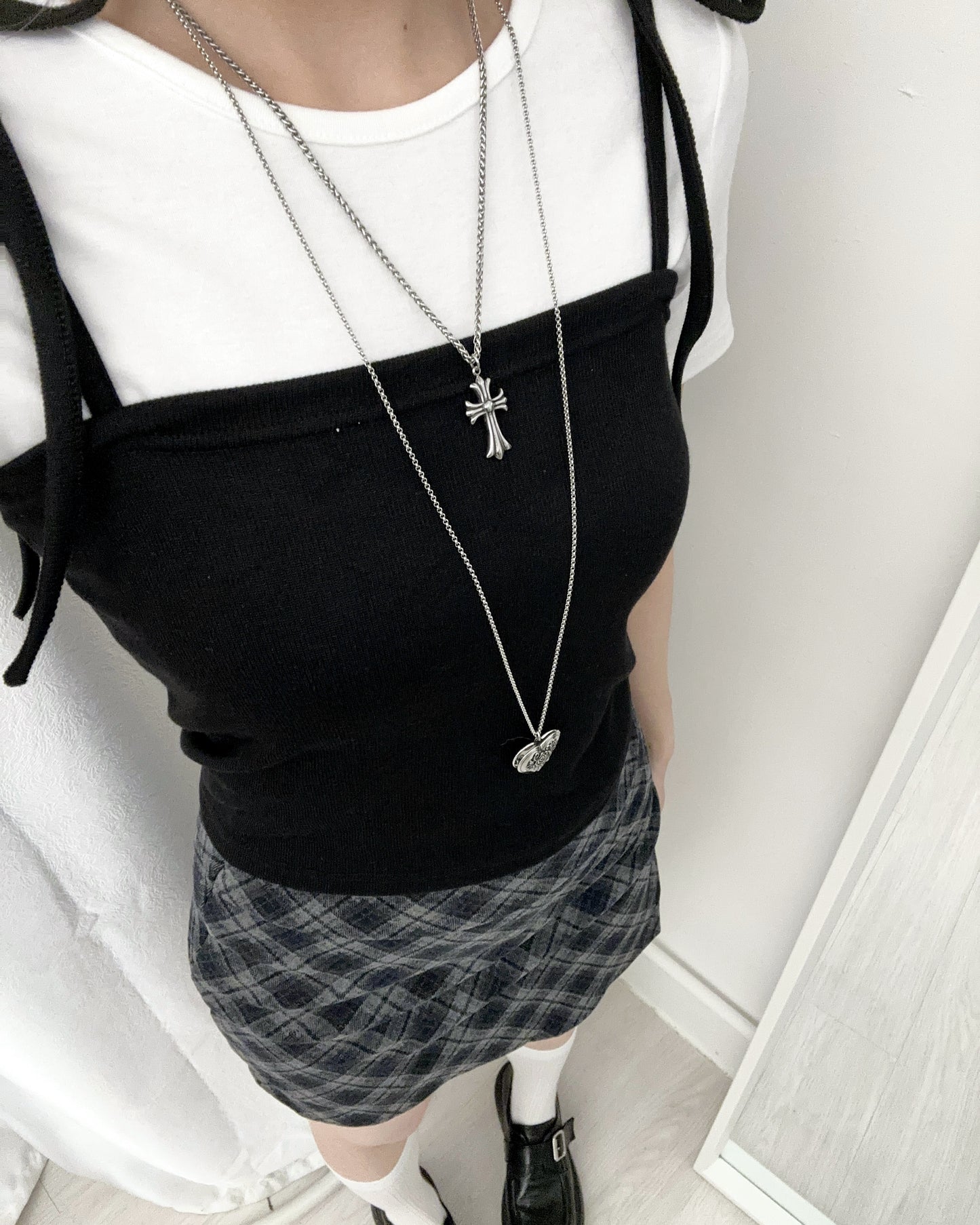 【韓系夏日疊穿CP值套裝｜ 日常Daily必入】Soft Monochrome 甜美雙肩綁帶蝴蝶結背心 x 寬鬆棉質 T-Shirt 2件套