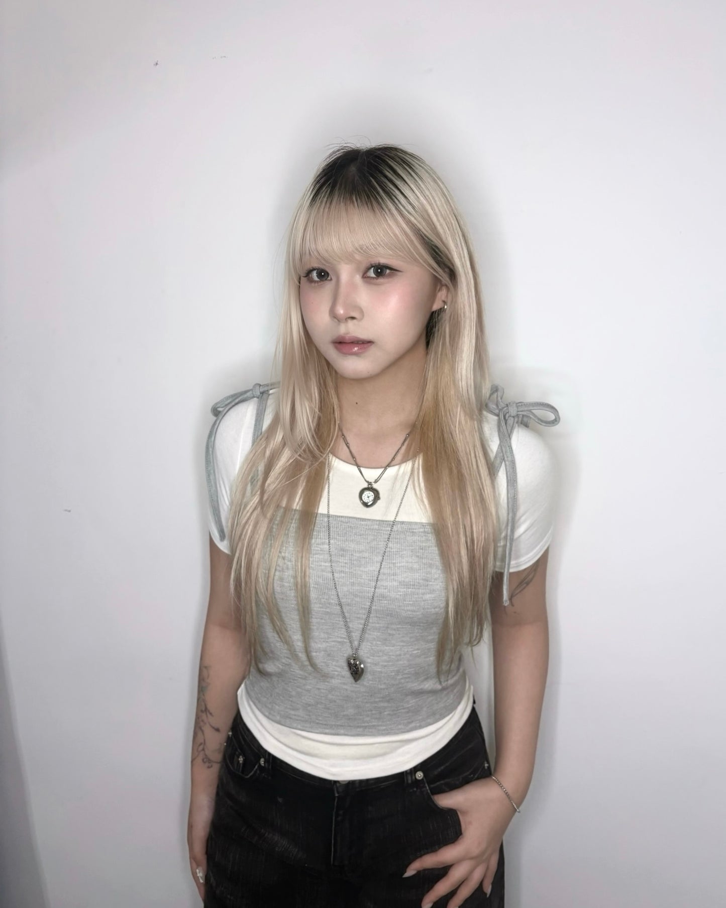 【韓系夏日疊穿CP值套裝｜ 日常Daily必入】Soft Monochrome 甜美雙肩綁帶蝴蝶結背心 x 寬鬆棉質 T-Shirt 2件套