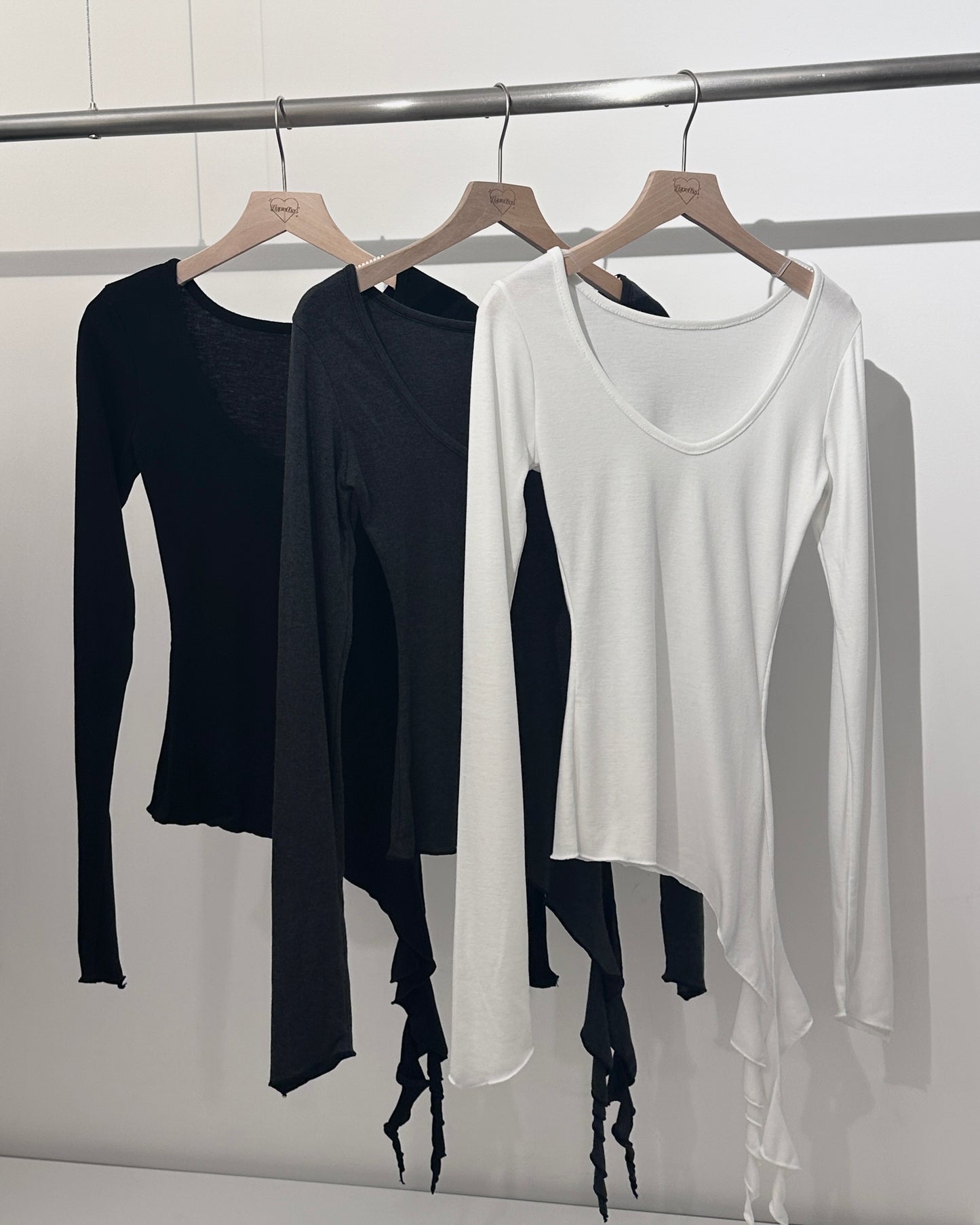 【韓式芭蕾舞風疊穿🩰氣質顯身材3 in 1】Soft Spoken 側開叉垂墜吊帶U領Top